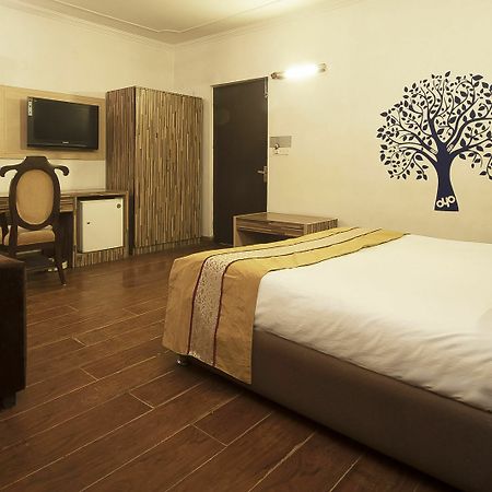 Golden Leaf Hotel Nowe Delhi Zewnętrze zdjęcie