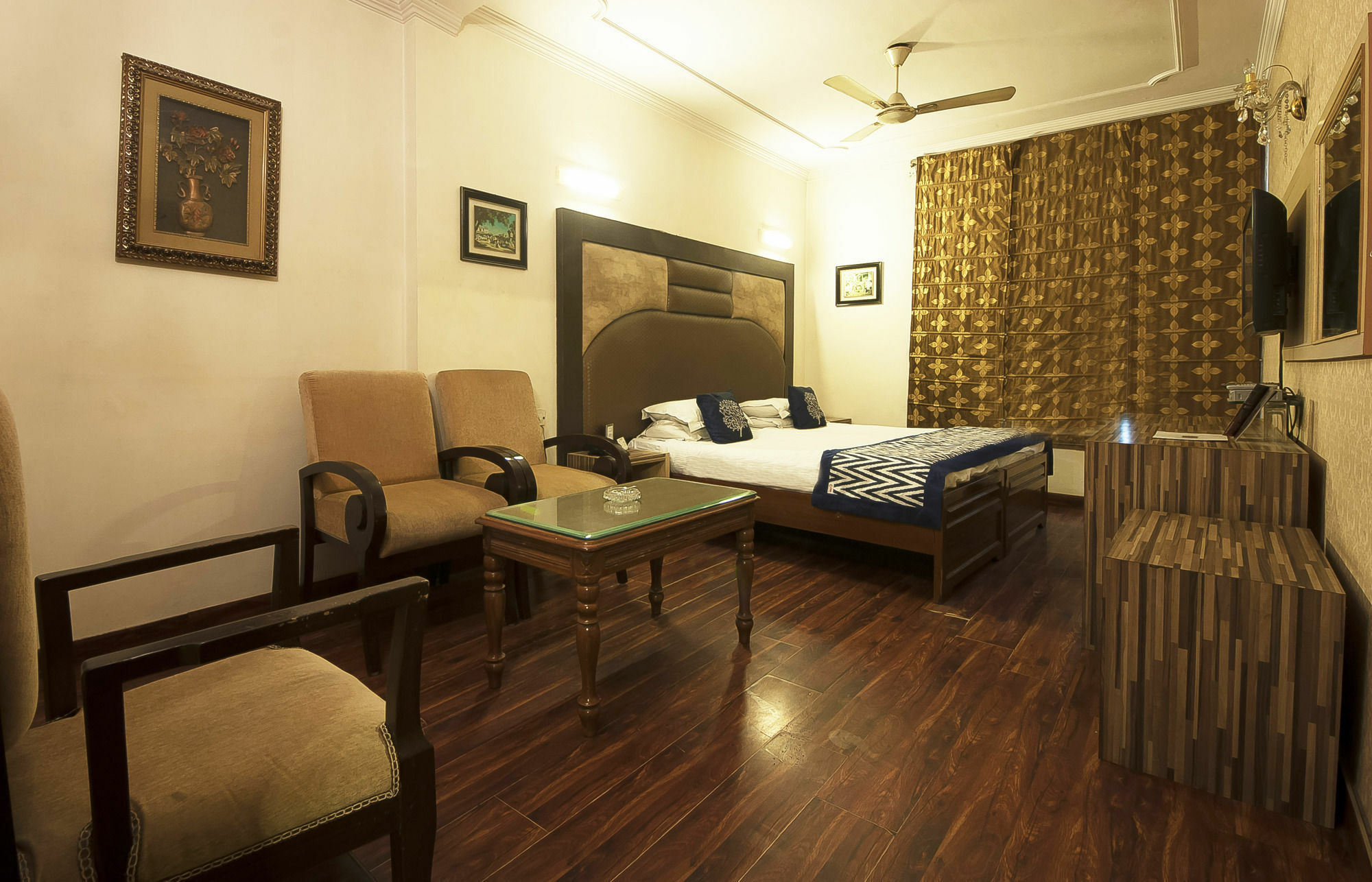 Golden Leaf Hotel Nowe Delhi Zewnętrze zdjęcie