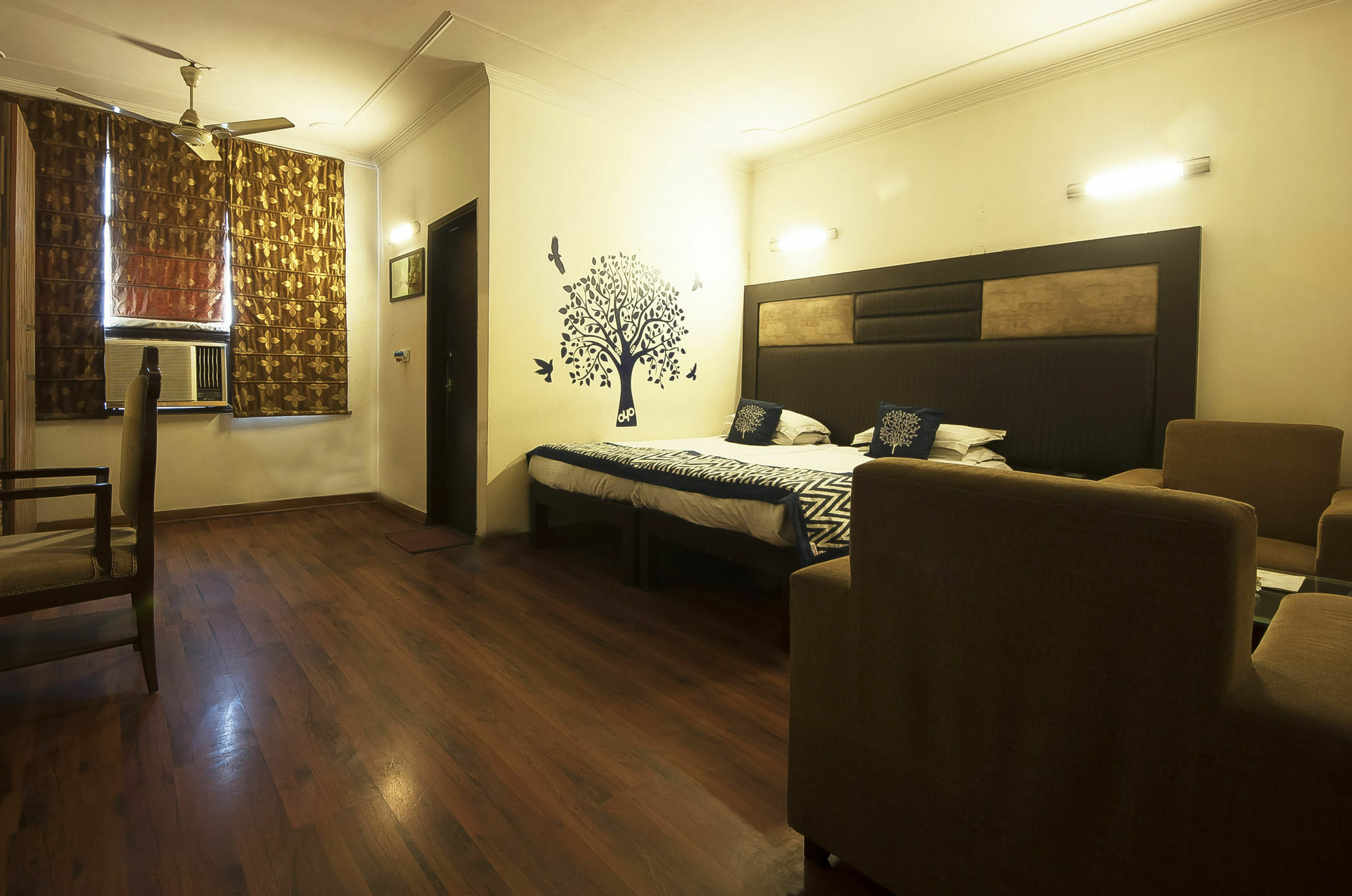 Golden Leaf Hotel Nowe Delhi Zewnętrze zdjęcie