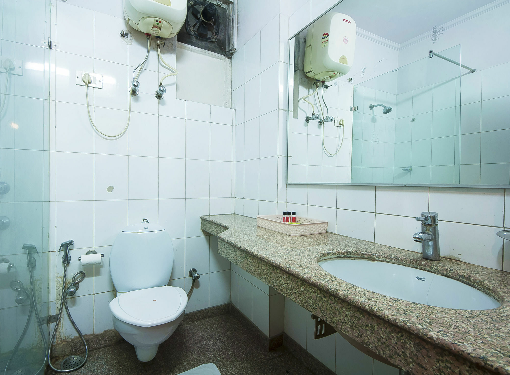 Golden Leaf Hotel Nowe Delhi Zewnętrze zdjęcie